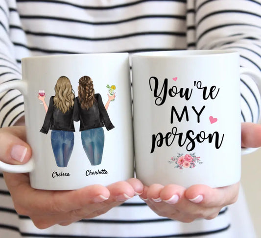 Beste Freunde Lederjacken & Getränke – personalisierte Tasse (2-3 Frauen)