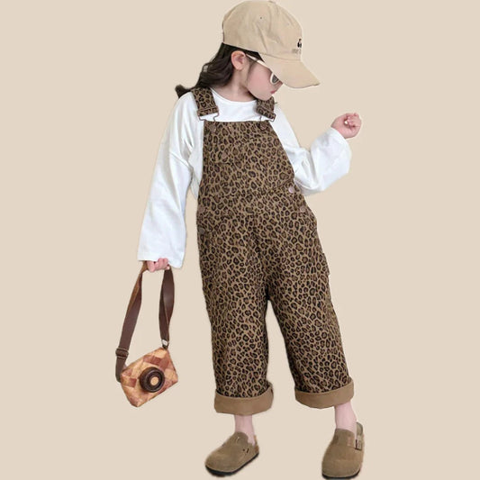 Mädchen Latzhose mit braunem Leopardenmuster