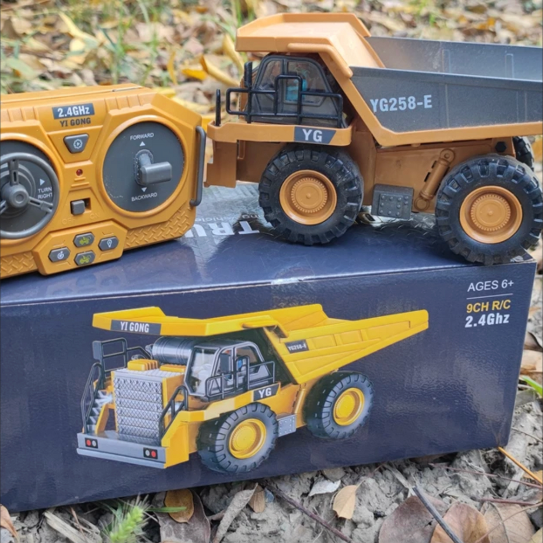 Hydraulisch ferngesteuertes Spielzeugauto