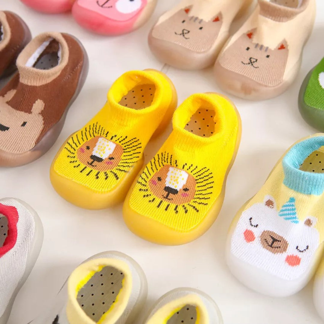 Weiche und flexible rutschfeste Sohle für die ersten Schritte Schuhe